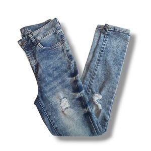 Mid Rise Jeans Cropped Skinny Leg by FOXY Jeans - Jamie style